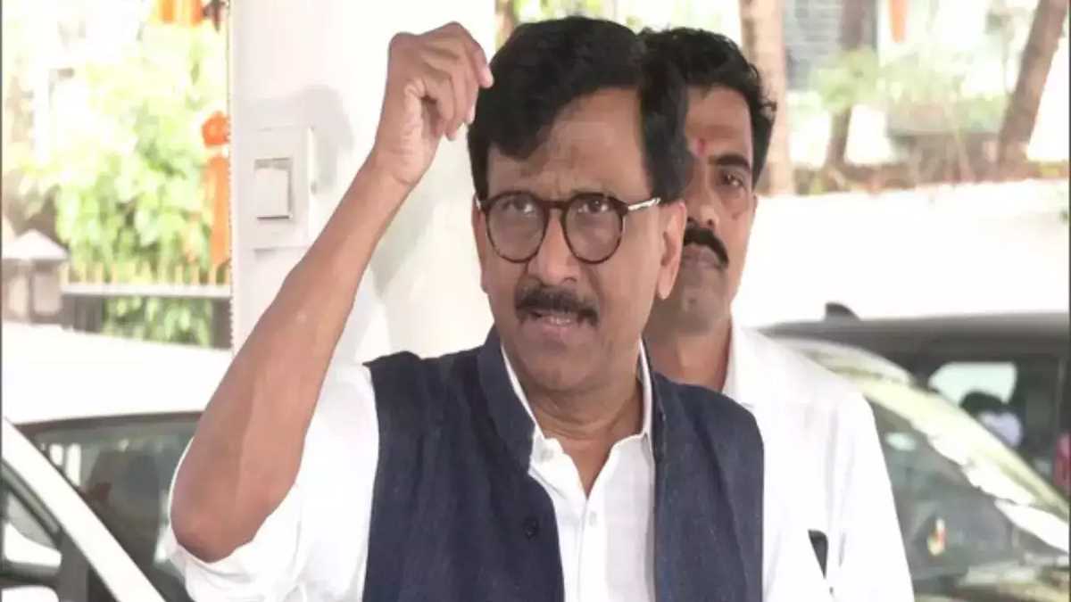 देवेंद्र फडणवीस के बयान पर संजय राउत का पलटवार, बोले- केवल एक धर्म, शिवाजी महाराज की विरासत देवेंद्र फडणवीस के बयान पर संजय राउत का पलटवार, बोले- केवल एक धर्म, शिवाजी महाराज की विरासत